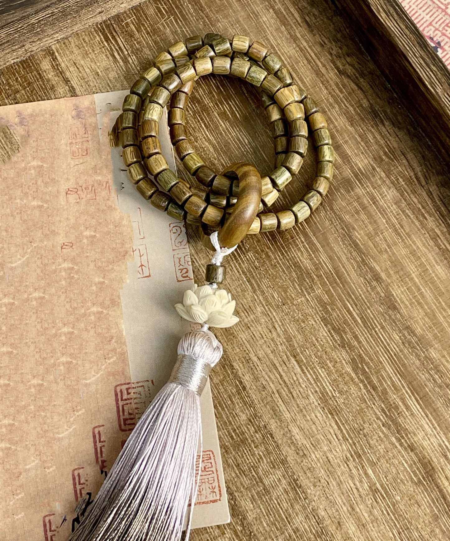 Retro Green Barrel Bead Lotus Tassel Bracelet