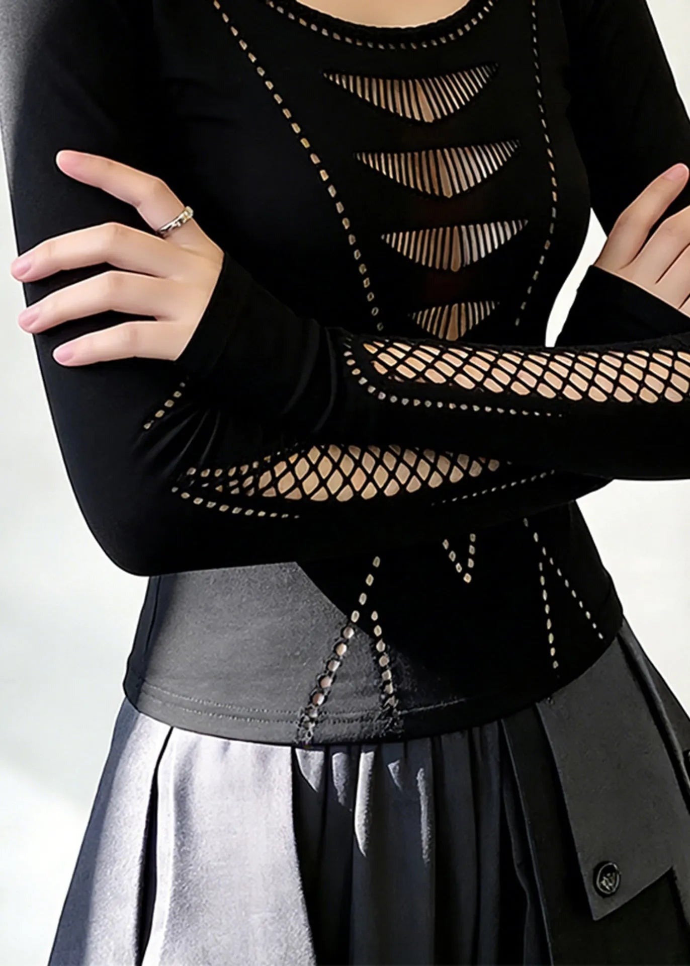 Modern Black O-neck Hollow Out Cotton Shirts Spring