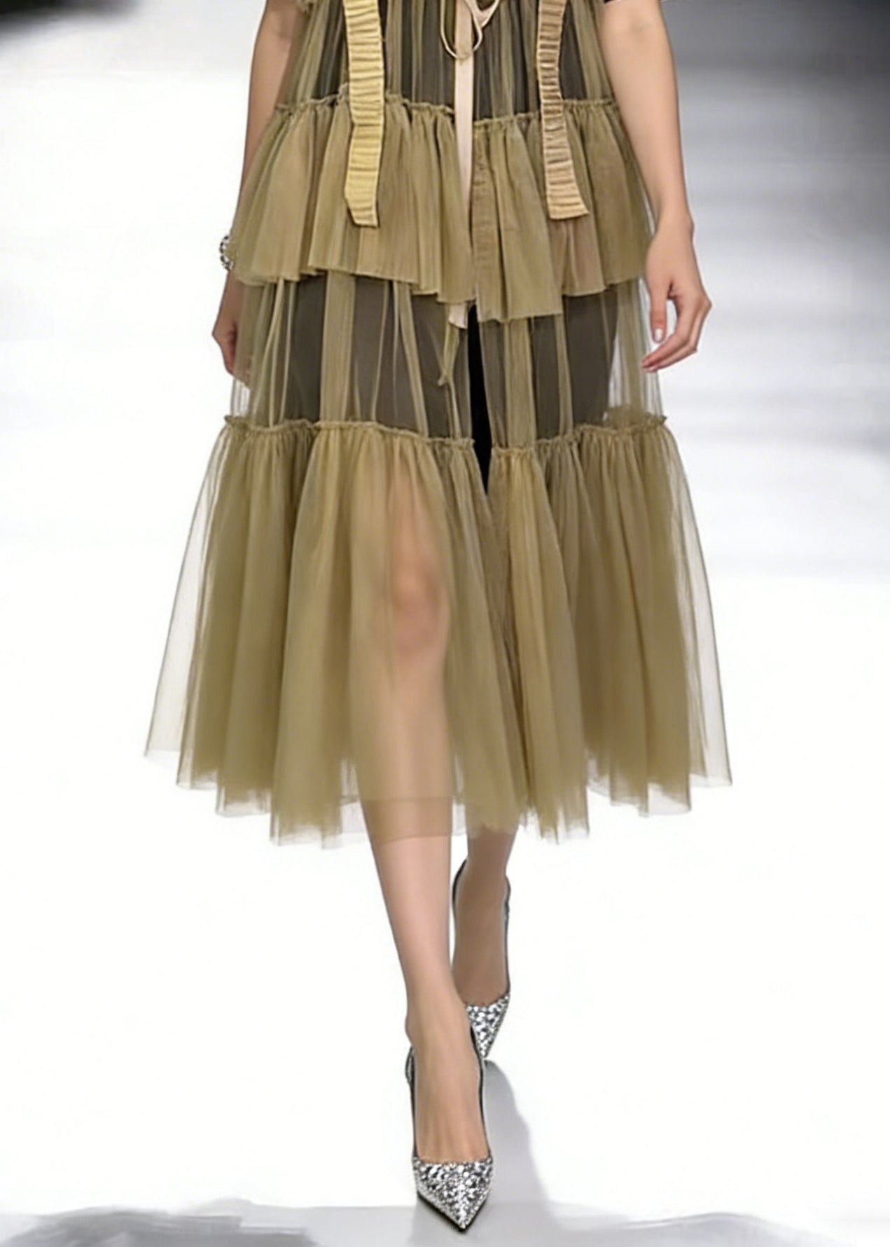 New Black O-neck T Shirt and Khaki Wrinkled Tulle Dress Two Pieces Set Summer