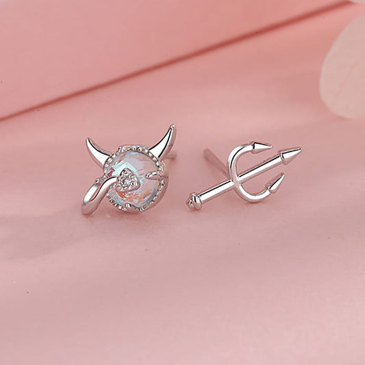 Moonlit Devil Horn Ring