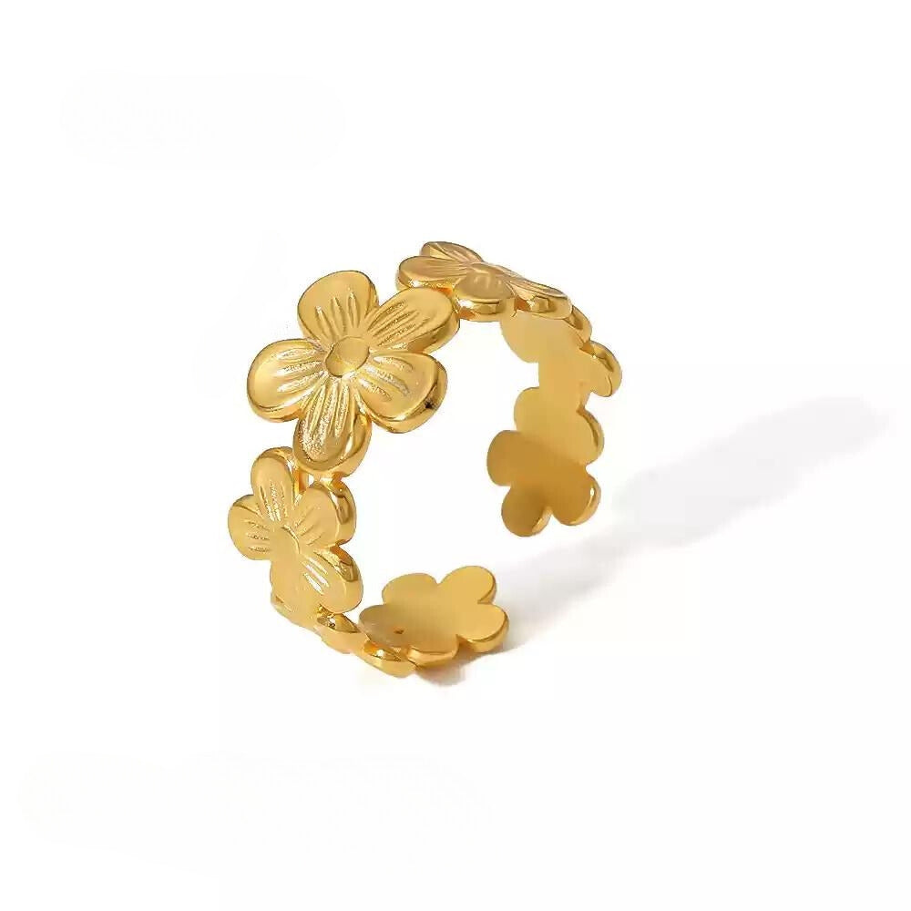 Lilian 18k Pleated Ring