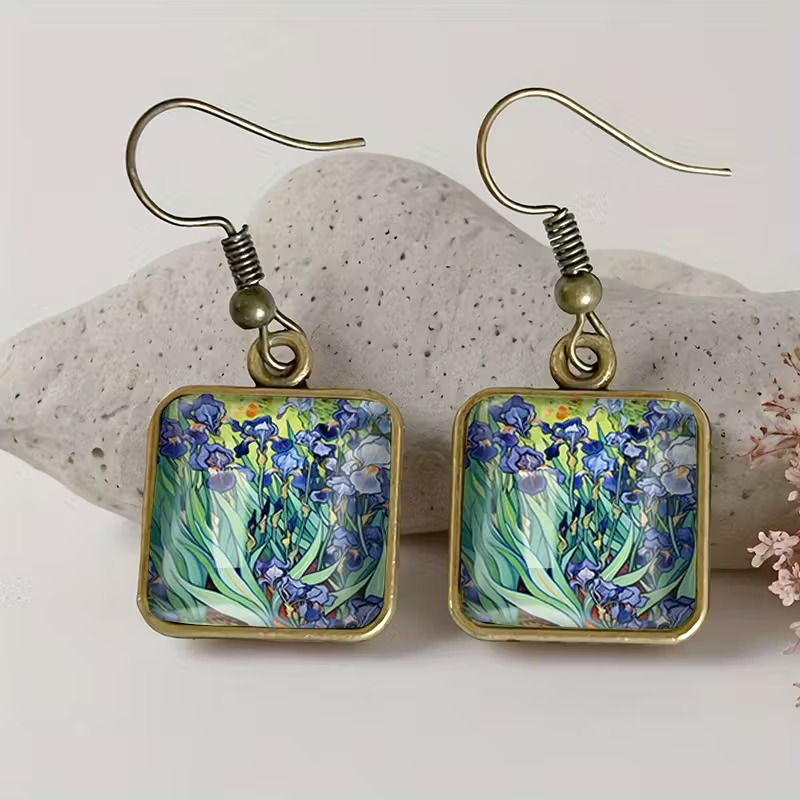 Boucles d'Oreilles Cube Peintes à la Main Iris Van Gogh