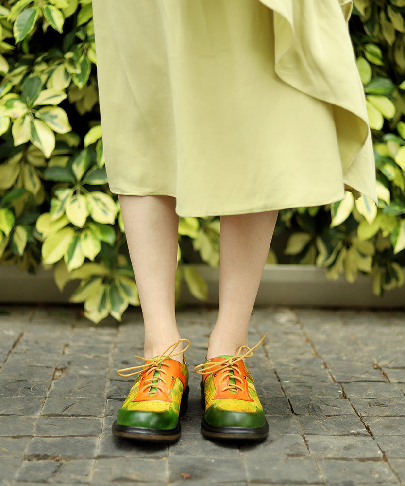 Style Retro Colorblock Embossed Lace Up Single Shoe