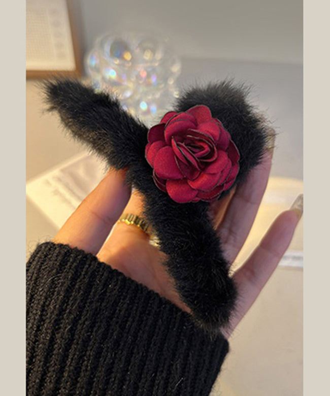 Black Fluffy Rose Shark Clamp Hairpin