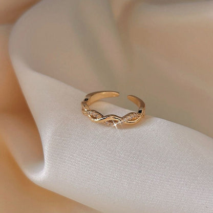 Elaine 9 to 5 Ring