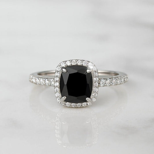"megg Ring" Black & Silver