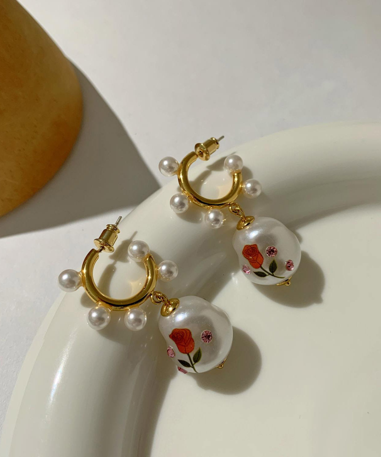 White Copper Overgild Zircon Pearl Rose Hoop Earrings
