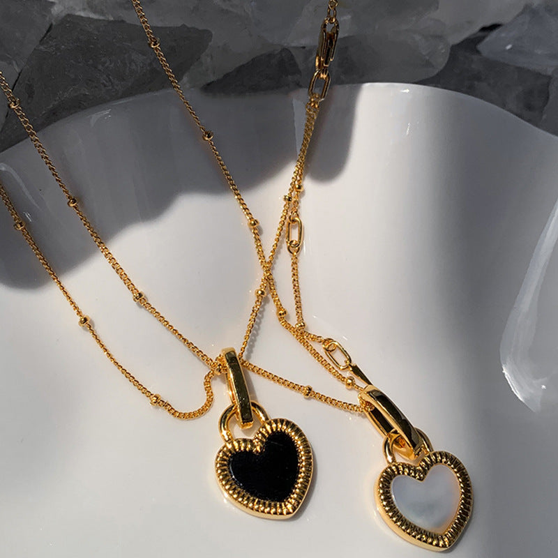 Double-faced Mother-of-pearl Black and White Love Necklace