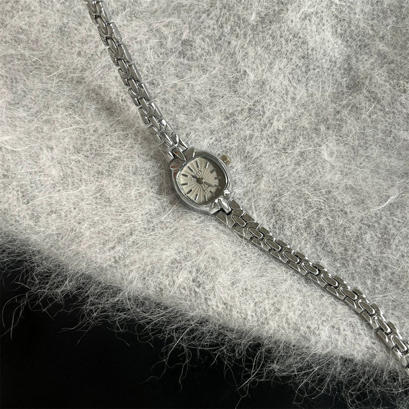 -style Small Square Bracelet Watch