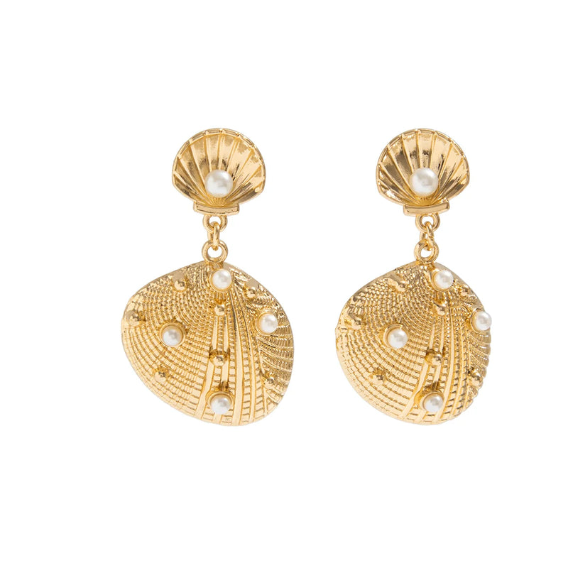 Itzayana Scallop Pearl Stud Earrings