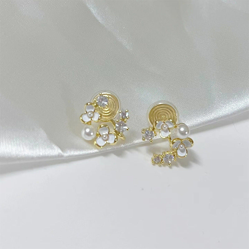 Harlan Camellia Pearl Earrings