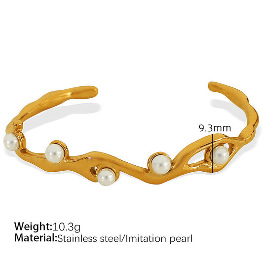 Varnika Bold Stone Cuff