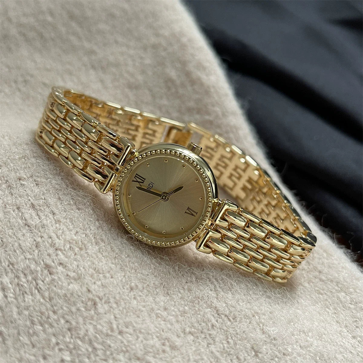 Retro Small Dial Bracelet Watch