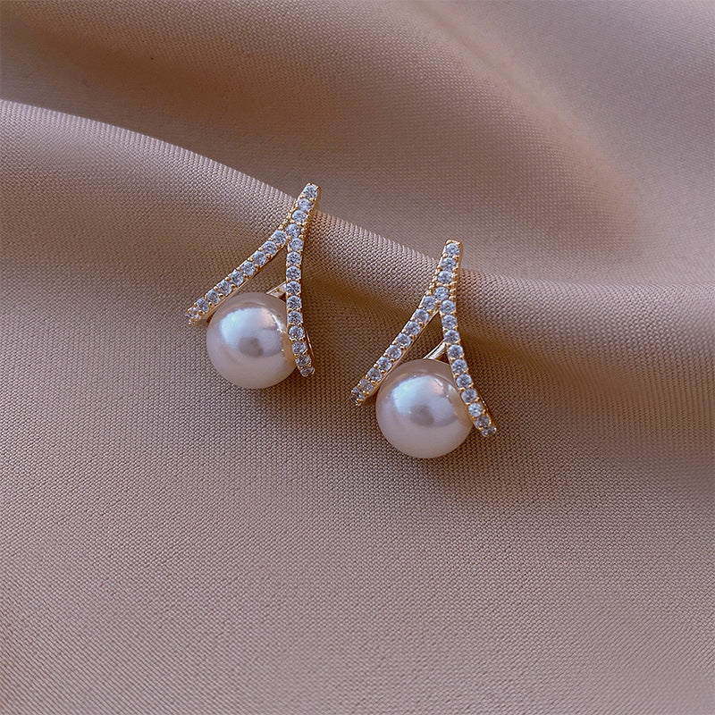 Amerie Sculptural Pearl Earrings