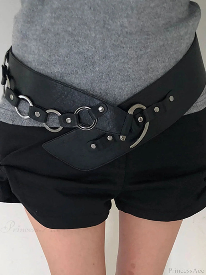 Antique Mysterious Polyurethane Leather Metal Clasp Belt