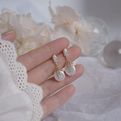 [] Maggie Pearl Earrings