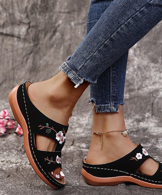 Red Embroideried Faux Leather Splicing Wedge Slide Sandals