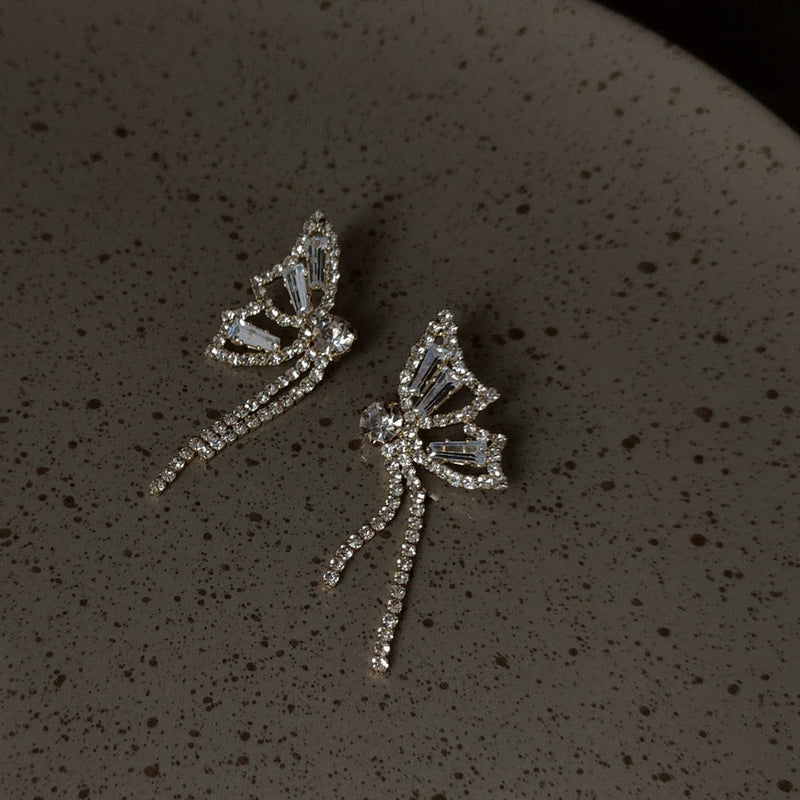 [] Sally Butterfly Drop Earrings
