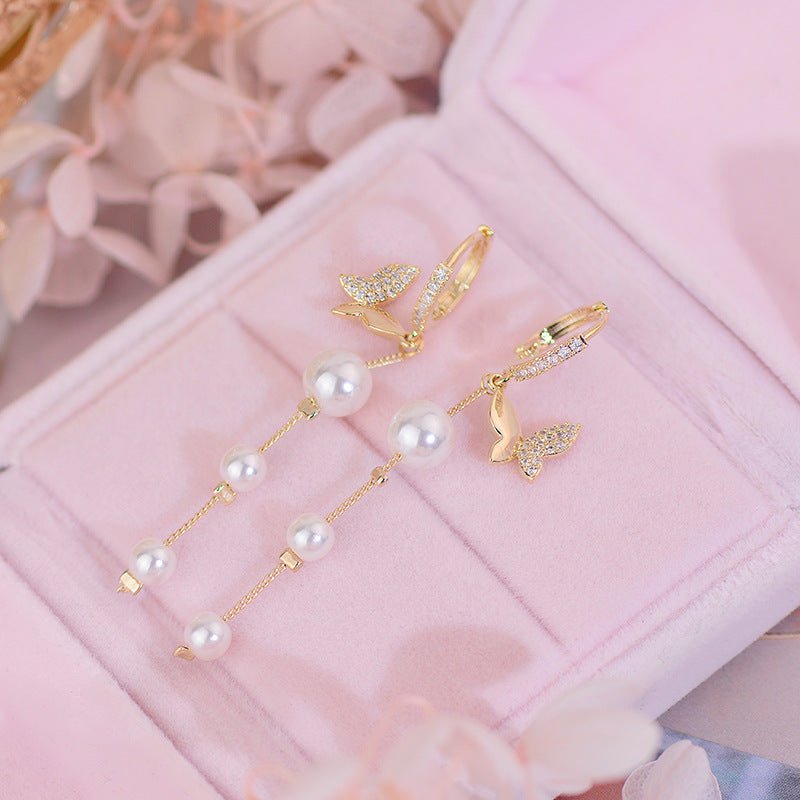 [] Butterfly Huggie Earrings