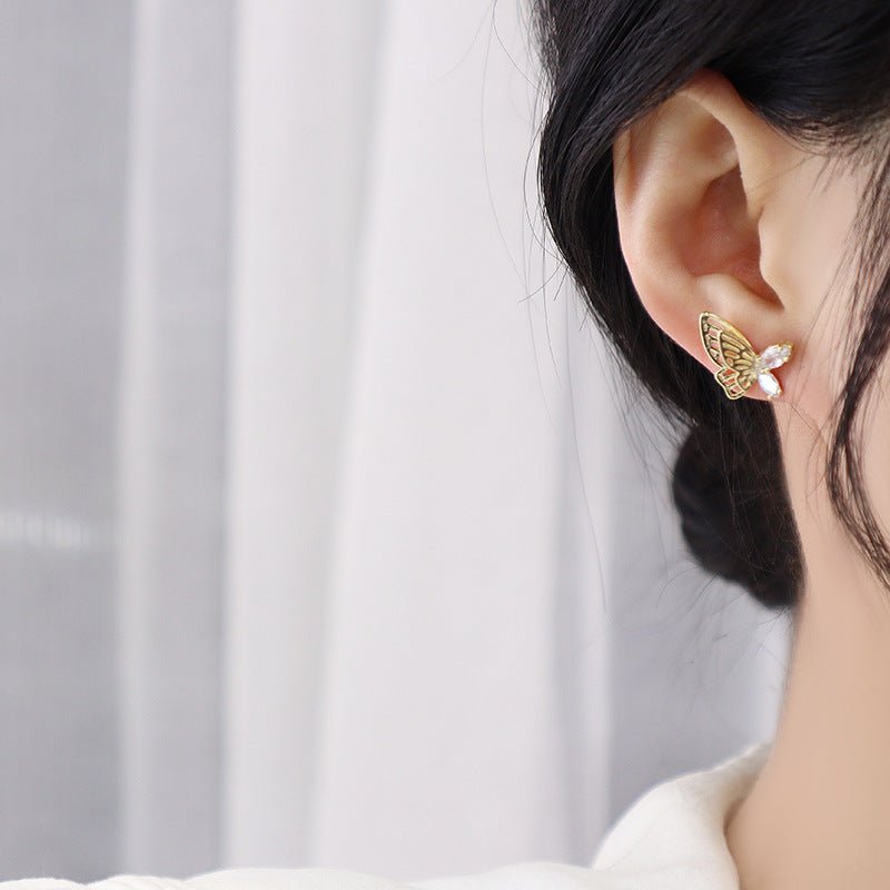 [] Lara Butterfly Stud Earrings