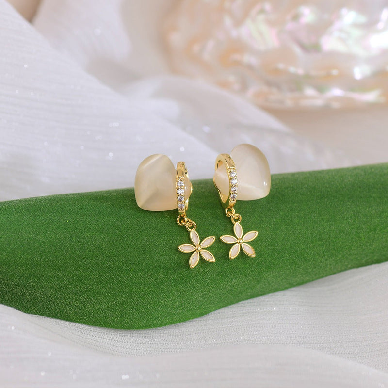[] Heart and Dangly Flower Earrings
