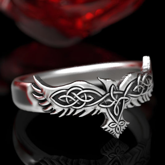 Witch’s Knot Raven Guardian Ring