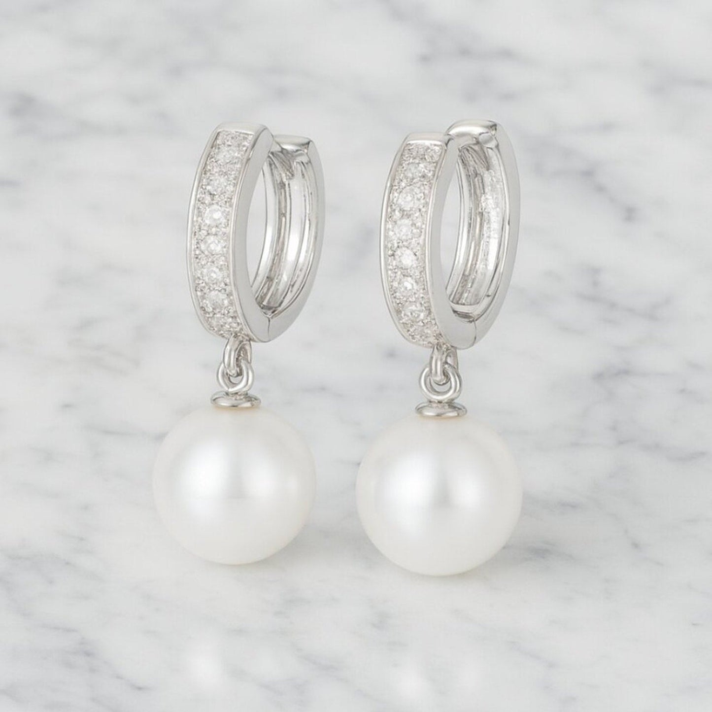 “janelle” Pearl Hoops