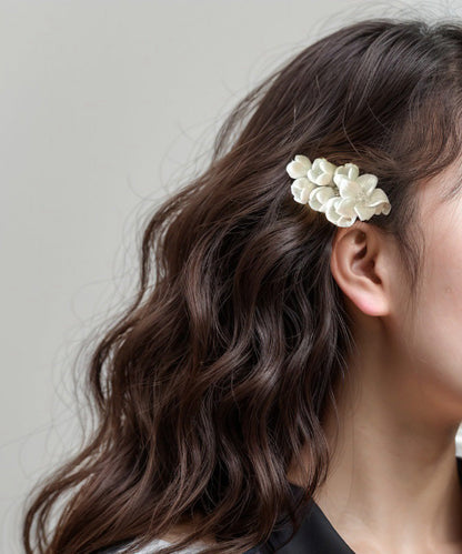 Classy White Alloy Crystal Hairpin