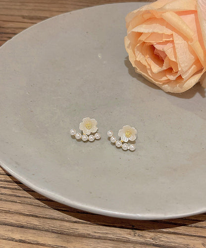 Brief White Copper Overgild Pearl Stud Earrings