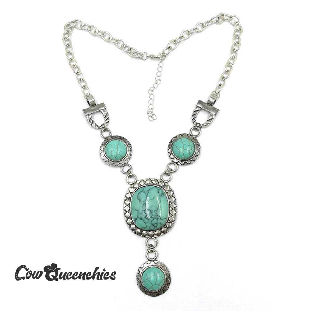 Unique Design Turquoise Oval Pendant Necklace
