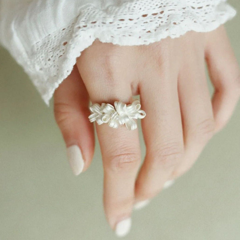 [] Flower Ribbon Ring