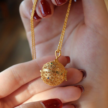 [] Flower Ball Locket Necklace
