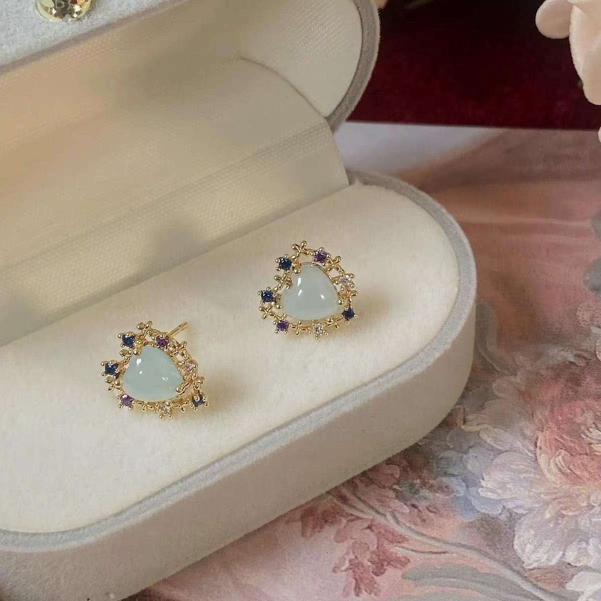 [] Chloe Heart Stud Earrings