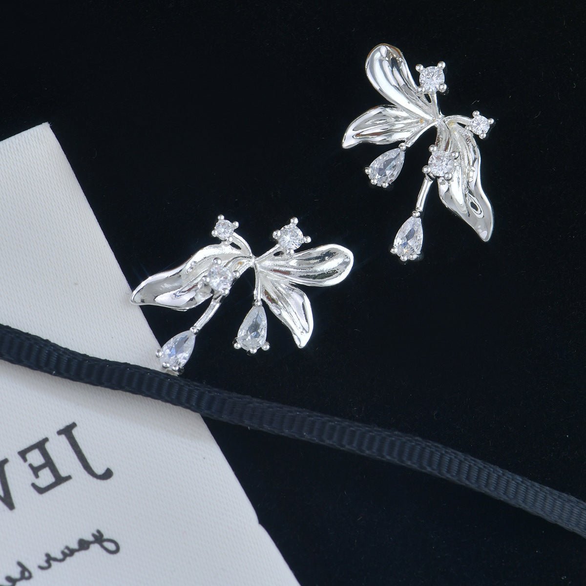 Iris Earrings in Silver
