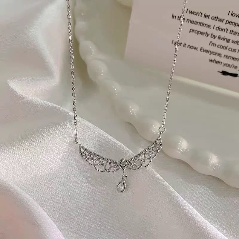 Lace Teardrop Necklace