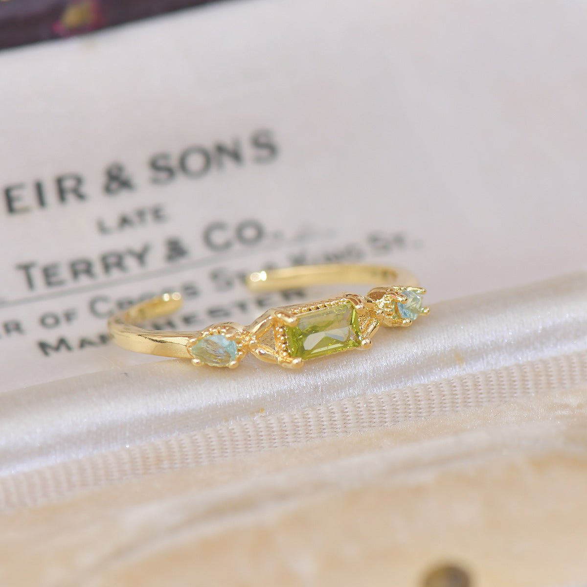 Lorna Peridot Ring