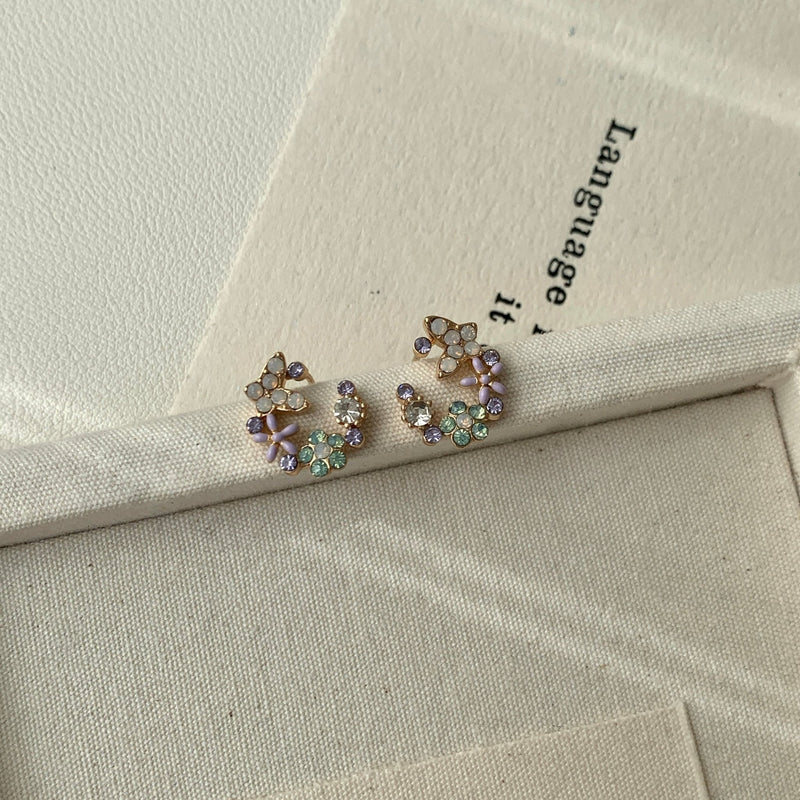 [] Lucy Flower Butterfly Stud Earrings