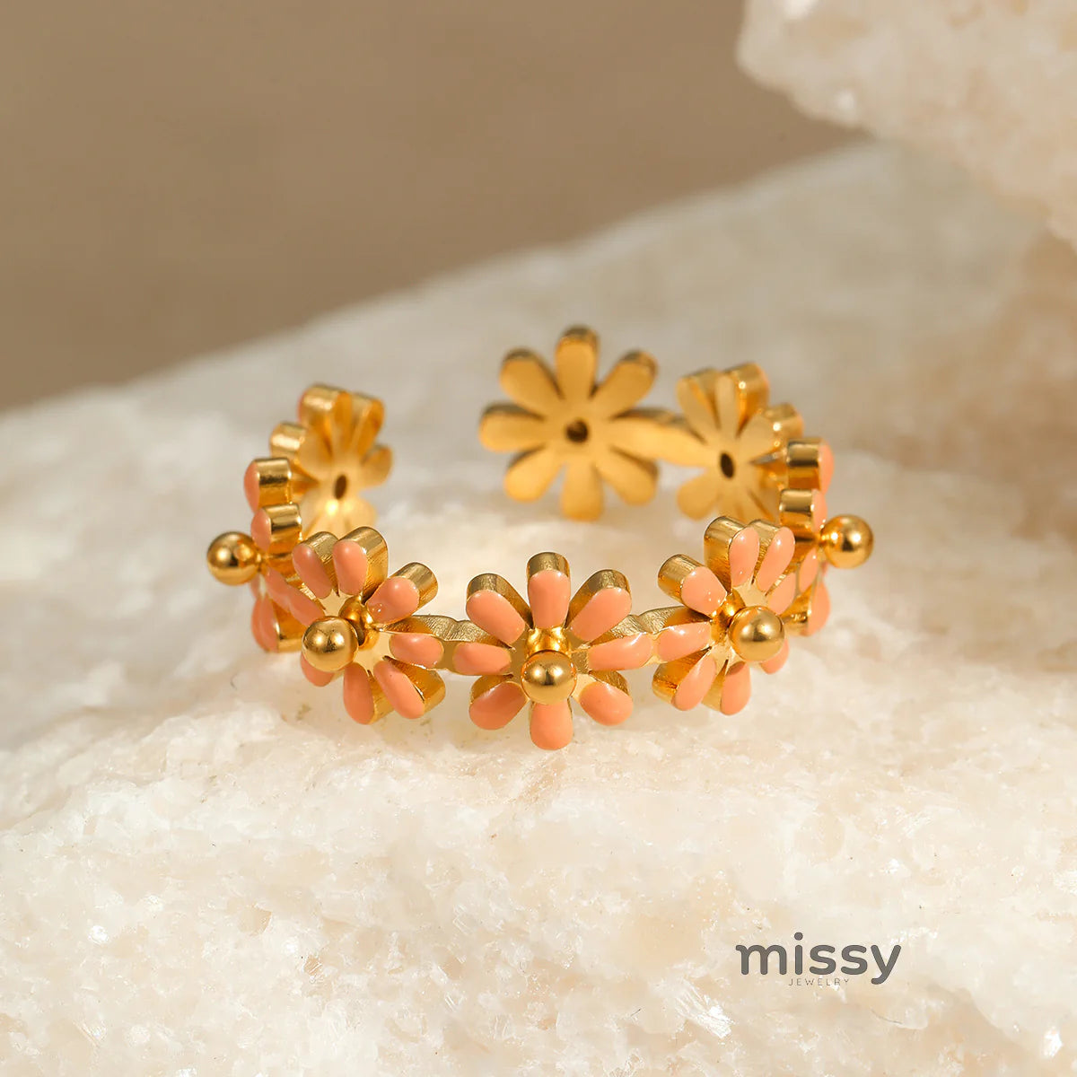Hera Daisy Bloom Ring