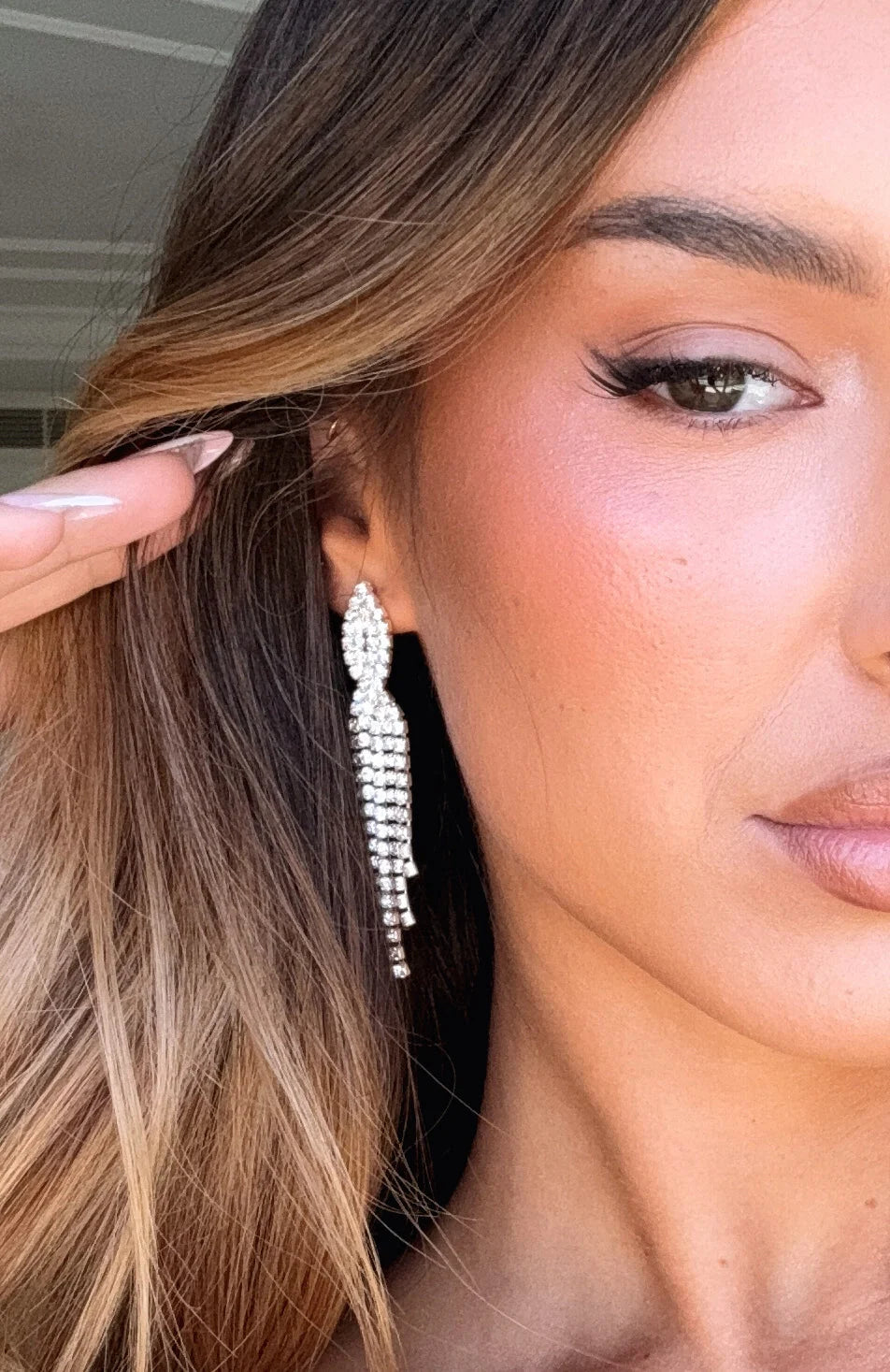Lilou Shimmering Silver Drop Earrings