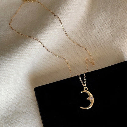 [] Moon Necklace