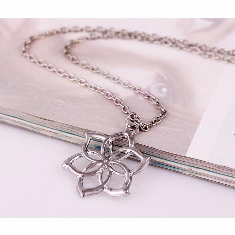 Galadriel Flower Pendant Necklace