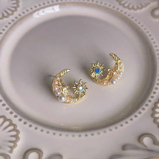 [] Pearly Soluna Earrings