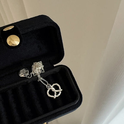 [] Pretzel Necklace