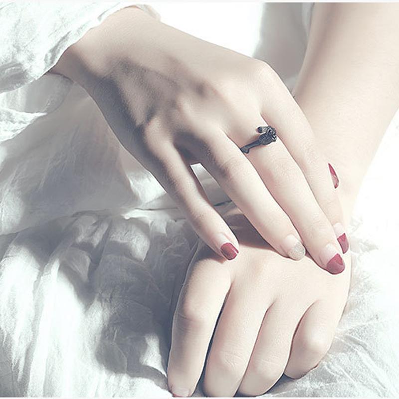 Black Rose Gothic Beauty Ring