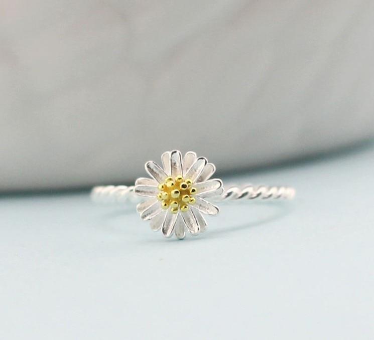 Daisy Flower Ring