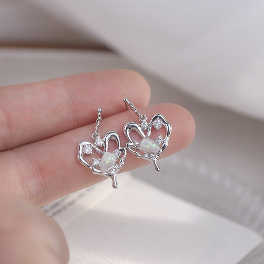[] Maya Silver Heart Earrings