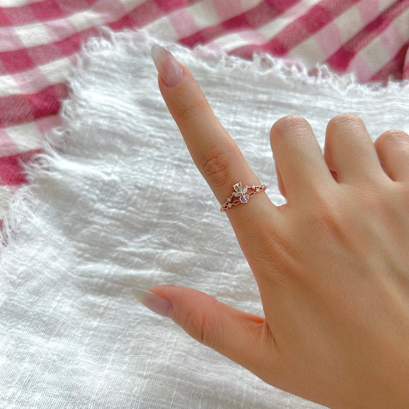 [] Genevieve Tiara Ring