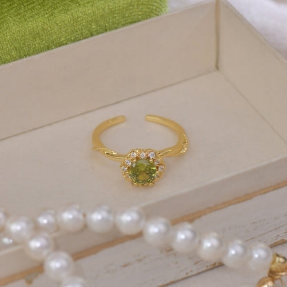 Twist Peridot Ring in Gold