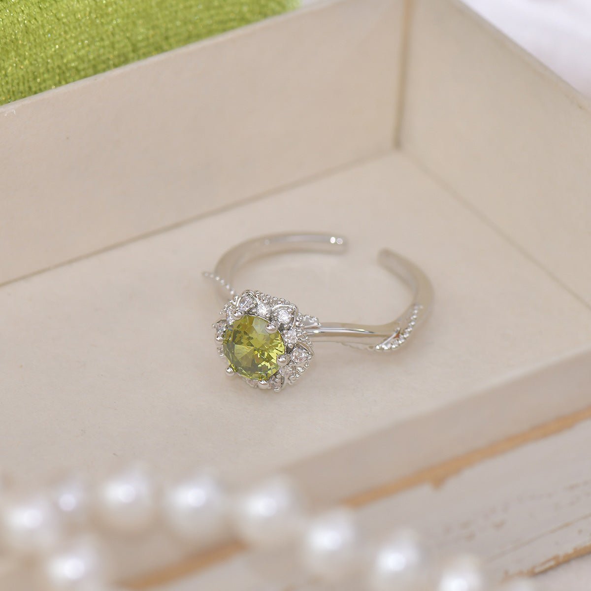 Twist Peridot Ring in Silver