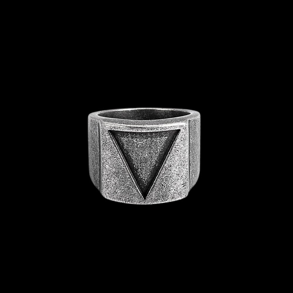 Unique Triangle Geometric Ring
